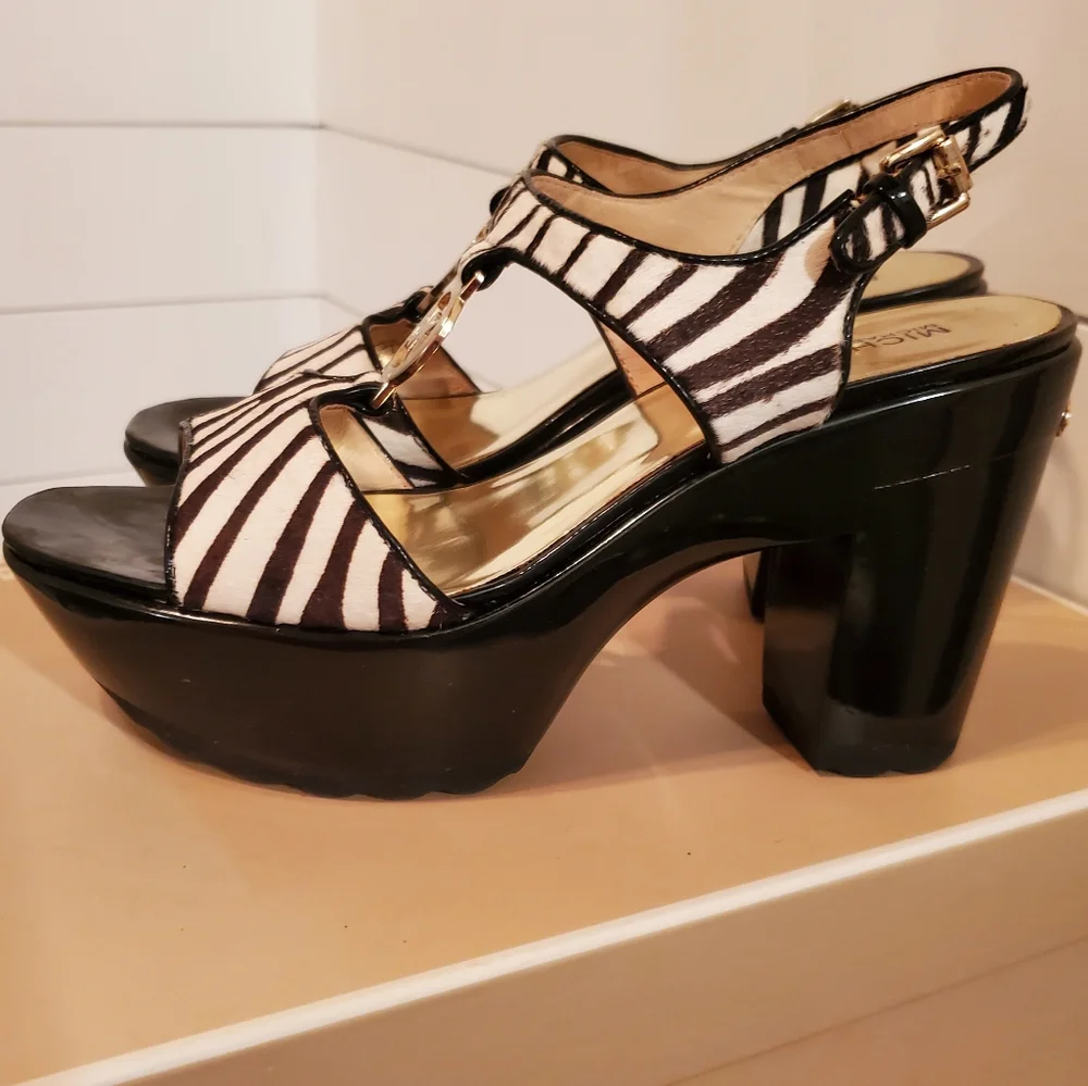 MICHAEL Micheal Kors Zebra Cary Sling Platform Sandal Size 8.5 - Picture 6 of 13